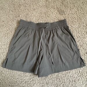 Lululemon - green shorts